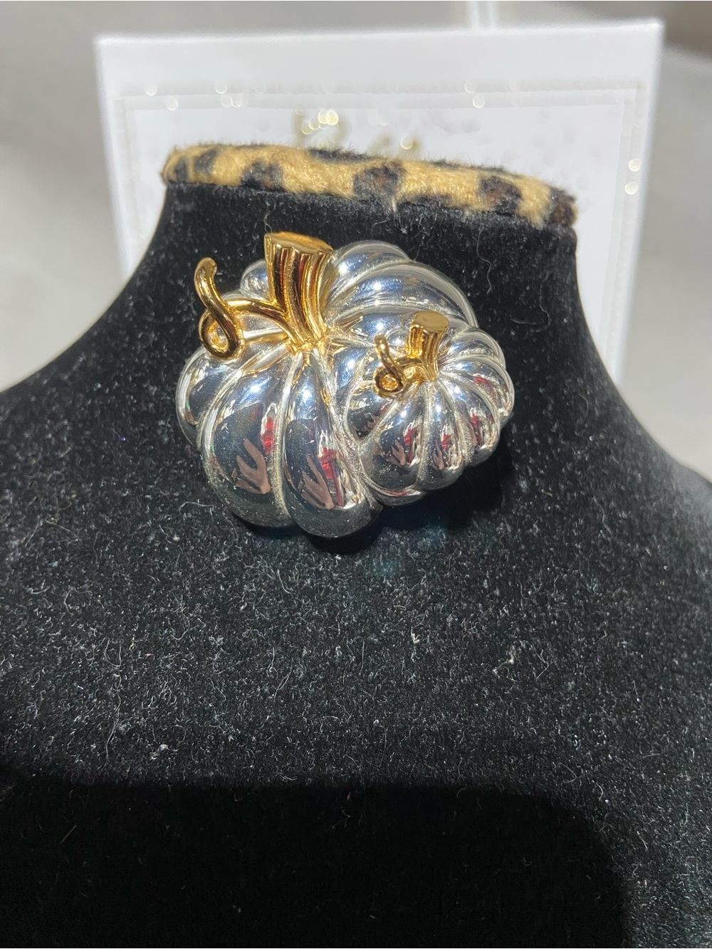 Vintage Best- Double Pumpkin Brooch with Bale, Two-Tone